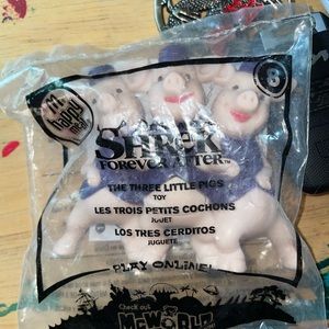 3 little pigs Happy Meals toys